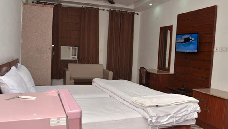 TG Stays Sarita Vihar, New Delhi 1